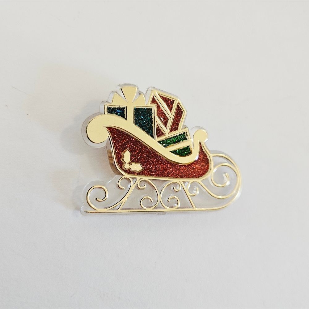 Vintage 1985 Hallmark Cards Inc Christmas Lucite Sleigh Presents Gold Brooch Pin